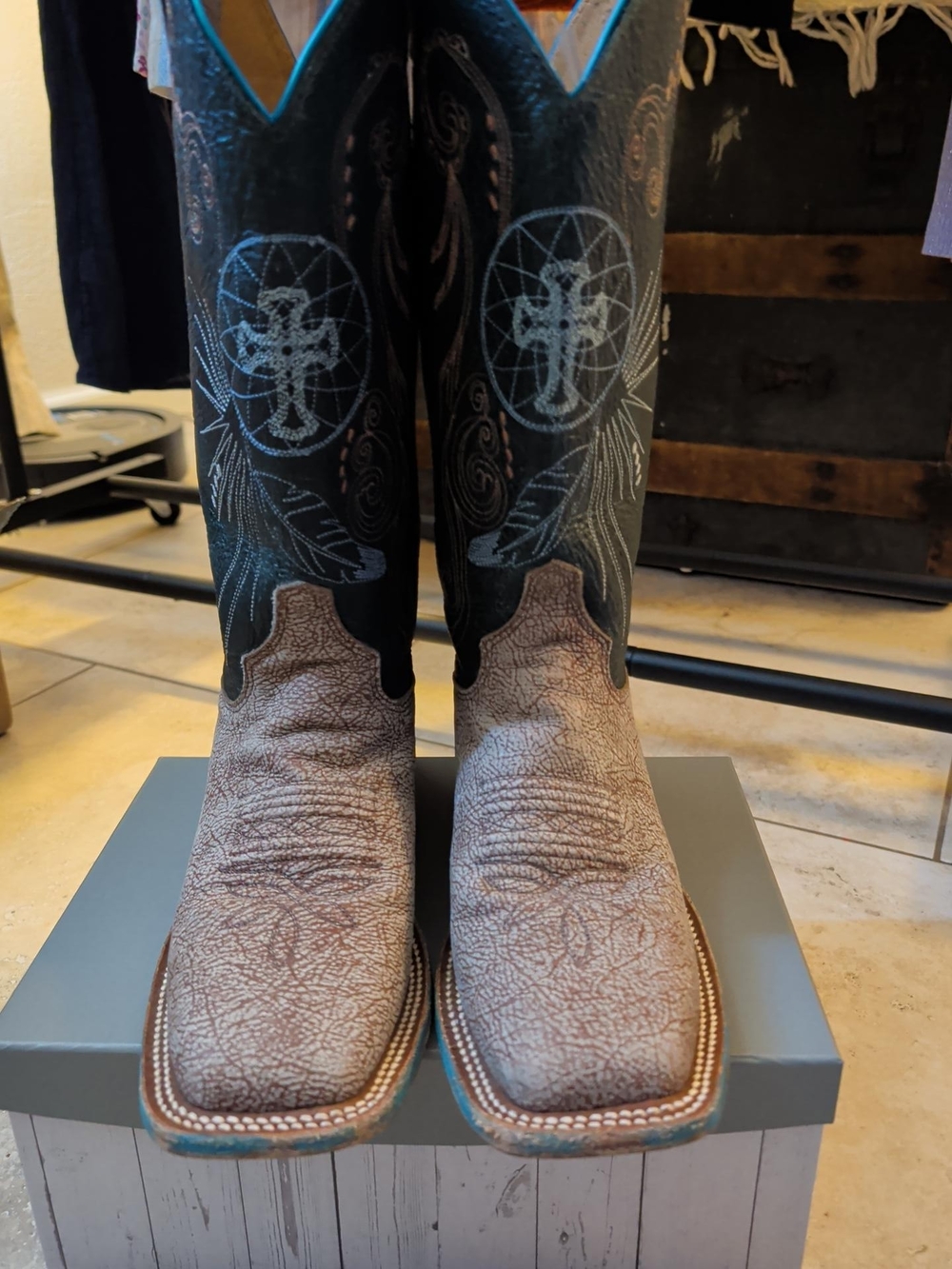 Justin Boots Women’s Black & Taupe Embroidered Western Boot with Turquoise Trim - Picture 3 of 6